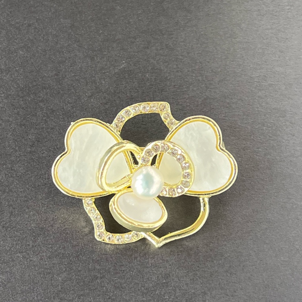 Handmade | Genuine Freshwater Pearl Pin Brooch